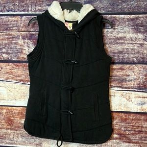 Roxy quilted faux fur hooded vest